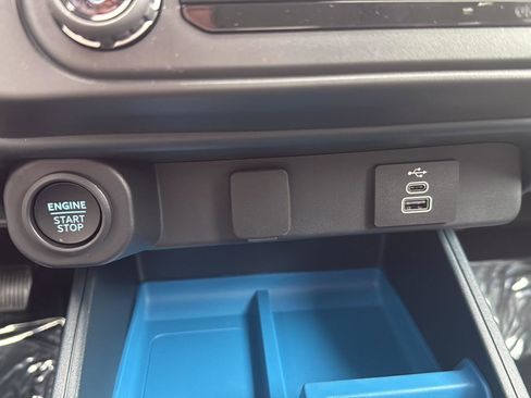 New 2025 Ford Maverick XLT w/ XLT Luxury Package FWD image 21