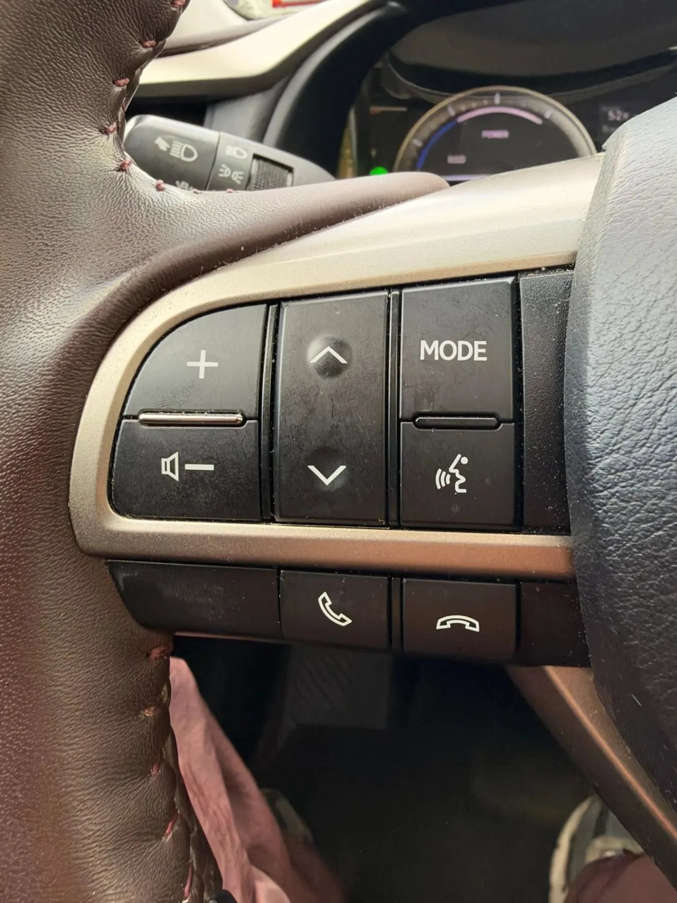 Used 2019 Lexus RX 450h AWD w/ Navigation Package image 11
