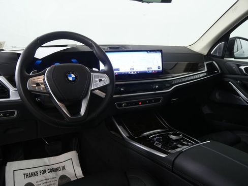 Certified 2025 BMW X7 xDrive40i w/ Premium Package image 16