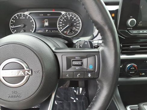 Used 2024 Nissan Pathfinder SV AWD/4WD image 25