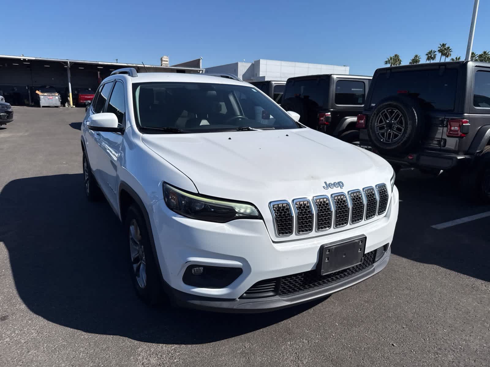 Used 2019 Jeep Cherokee Latitude Plus FWD image 7