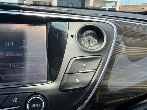 Used 2019 Buick Envision Essence FWD image 31
