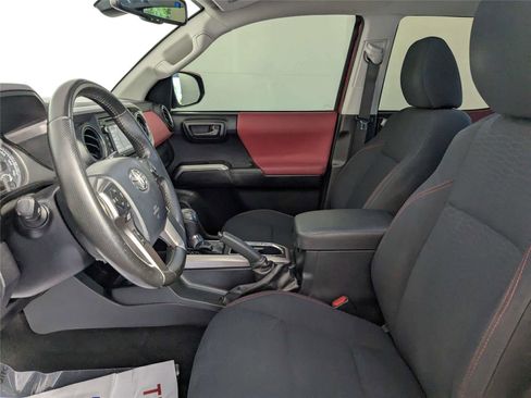 Used 2019 Toyota Tacoma SR5 image 14