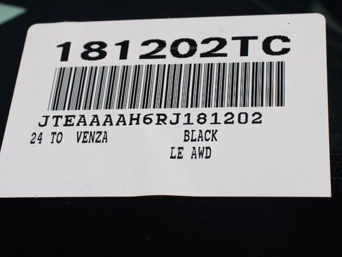 Certified 2024 Toyota Venza LE AWD/4WD image 29