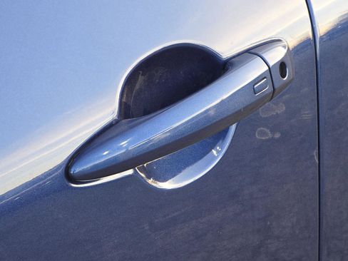 Used 2022 Nissan Rogue SV image 40