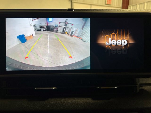 Used 2024 Jeep Wrangler Unlimited AWD/4WD image 30