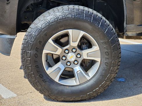 Used 2017 Chevrolet Colorado Z71 AWD/4WD image 20