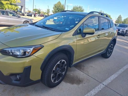Used 2021 Subaru Crosstrek 2.0i Premium AWD/4WD image 2