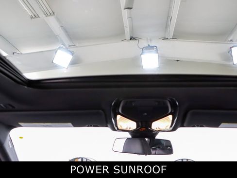 Used 2021 BMW 330i xDrive Sedan w/ Premium Package image 21