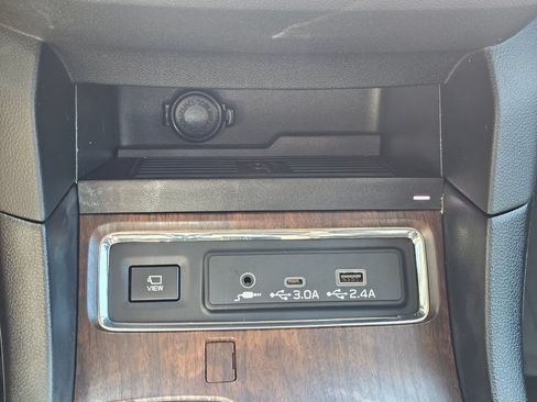 Used 2023 Subaru Ascent Touring AWD/4WD image 34