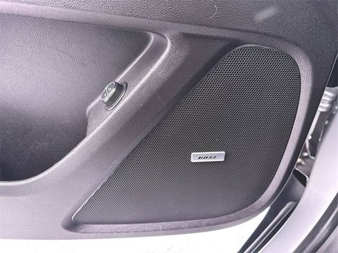 Used 2020 Chevrolet Traverse LT w/ LT Premium Package image 24