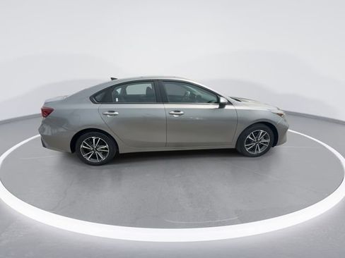 Used 2023 Kia Forte LXS w/ LXS Technology Package FWD image 9