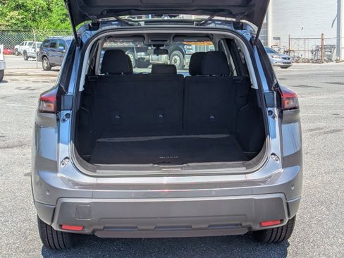Used 2024 Nissan Rogue S FWD image 8