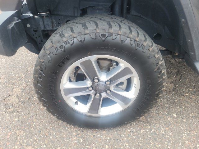 Used 2019 Jeep Wrangler Unlimited Sahara AWD/4WD image 11