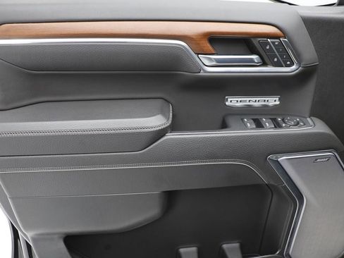 Used 2023 GMC Sierra 1500 Denali w/ Denali Reserve Package image 22