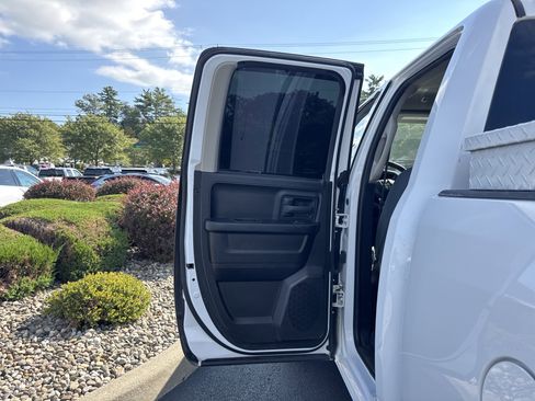 Used 2019 RAM 1500 Express image 28