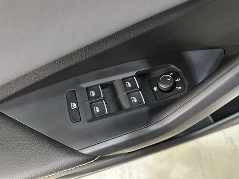 New 2026 Volkswagen Jetta SE FWD image 18