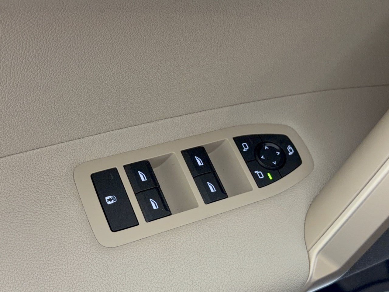 Certified 2024 BMW iX xDrive50 AWD/4WD image 15