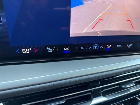 New 2026 Chevrolet Traverse LT w/ Midnight/Sport Edition FWD image 18