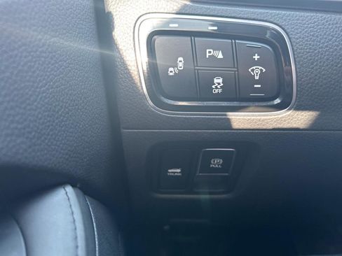 Used 2014 Hyundai Equus Signature image 18