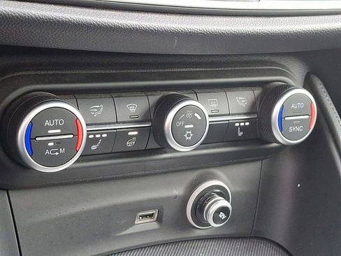 Used 2018 Alfa Romeo Stelvio Sport w/ Quick Order Package 22J Sport image 17