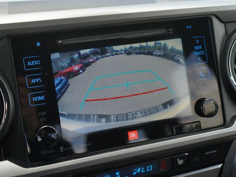 Used 2019 Toyota Tacoma Limited AWD/4WD image 21