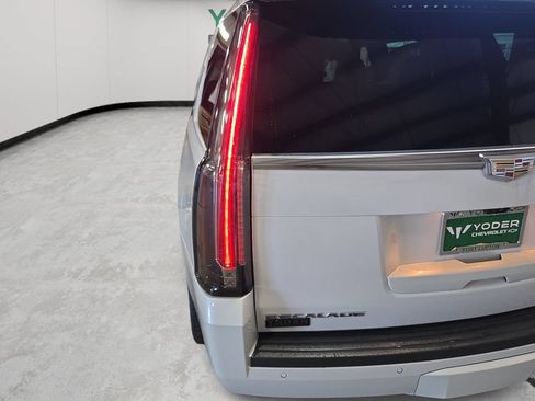 Used 2020 Cadillac Escalade Platinum AWD/4WD image 49
