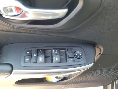 Used 2022 Jeep Cherokee Latitude Lux image 12