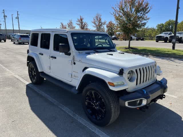 Used 2023 Jeep Wrangler Unlimited Sahara AWD/4WD image 2