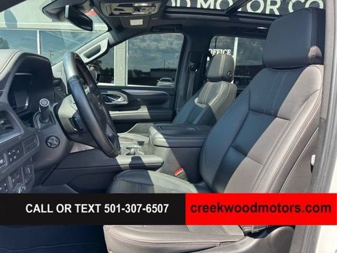 Used 2024 Chevrolet Suburban RST w/ Luxury Package AWD/4WD image 9