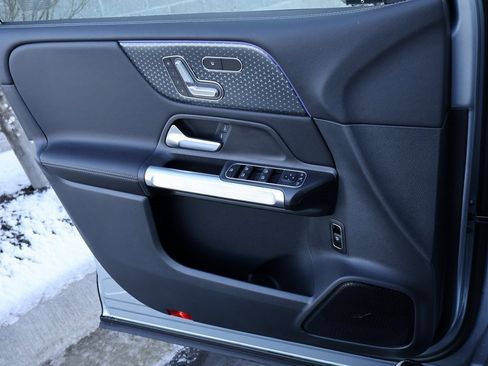 Certified 2025 Mercedes-Benz GLB 250 4MATIC image 37