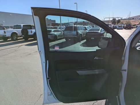 Used 2020 Chevrolet Colorado ZR2 AWD/4WD image 11