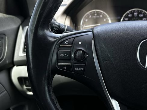 Used 2017 Acura TLX FWD image 14