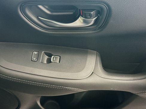 Used 2027 Honda HR-V EX-L image 29