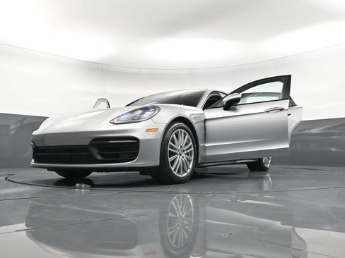 Certified 2022 Porsche Panamera 4 AWD/4WD image 38