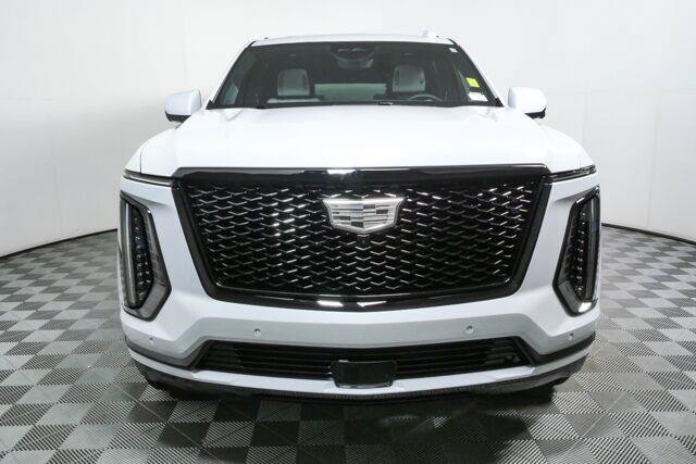 Certified 2026 Cadillac Escalade ESV Platinum Sport w/ LPO, ONYX Package AWD/4WD image 37