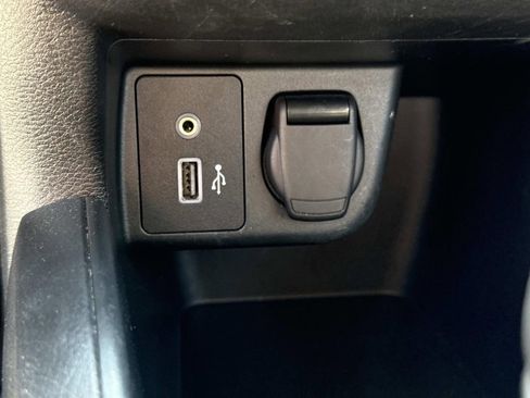 Certified 2022 Nissan Versa SR w/ Convenience Package FWD image 24