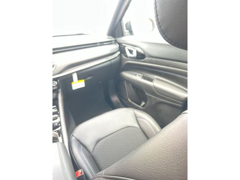New 2026 Jeep Compass Latitude AWD/4WD image 10