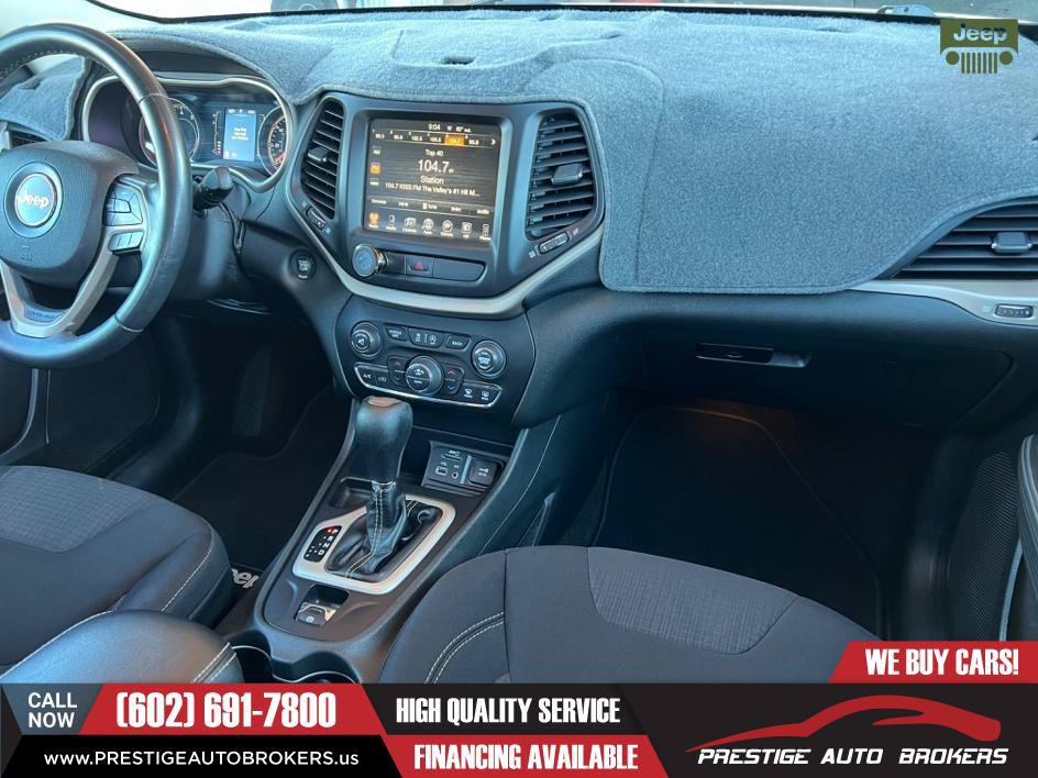 Used 2015 Jeep Cherokee Latitude w/ Comfort/Convenience Group FWD image 38