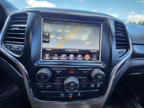 Used 2015 Jeep Grand Cherokee Limited image 16