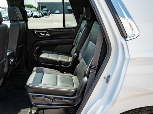 Used 2024 GMC Yukon SLT w/ SLT Luxury Package AWD/4WD image 46