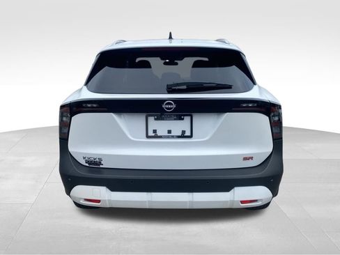 New 2026 Nissan Kicks SR w/ SR Premium Package FWD image 4