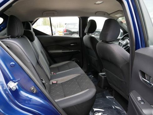 Used 2019 Nissan Kicks SV FWD image 9