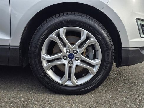 Used 2016 Ford Edge Titanium w/ Technology Package image 9