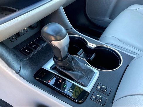 Used 2019 Toyota Highlander XLE image 15
