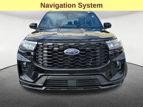 Certified 2025 Ford Explorer ST-Line w/ ST-Line Street Pack image 4