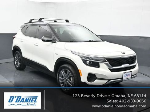 Used 2021 Kia Seltos S AWD/4WD image 8