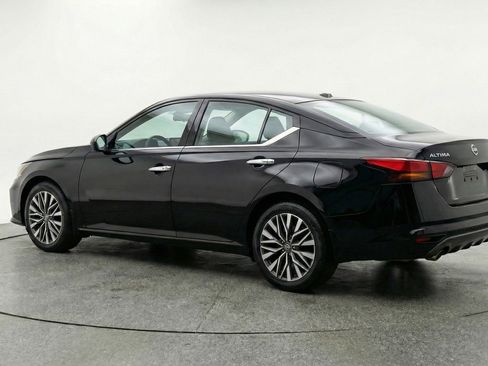 Used 2025 Nissan Altima 2.5 SV image 5