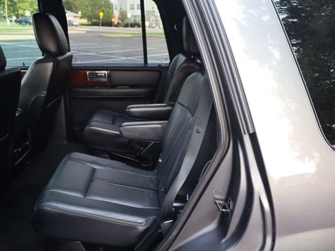 Used 2015 Lincoln Navigator 4WD image 20