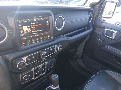 Used 2023 Jeep Wrangler Unlimited Sahara w/ Cold Weather Group image 16